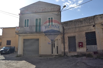 Foto Casa indipendente in C.da San Giacomo, Ragusa di 100 m² con 7 locali