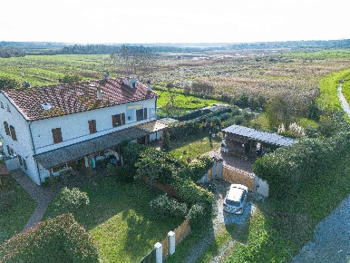 Foto Rustico in Via Scoglio Della Meloria, Pisa Marina di Pisa di 175 m²