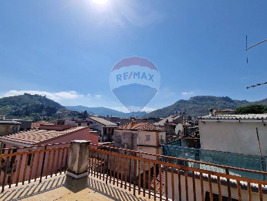 Foto Casa indipendente in via Nino Bixio, Francavilla di Sicilia di 140 m²