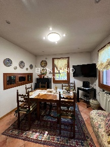 Foto Casa indipendente in Via Sile, Castelfranco Veneto di 300 m²