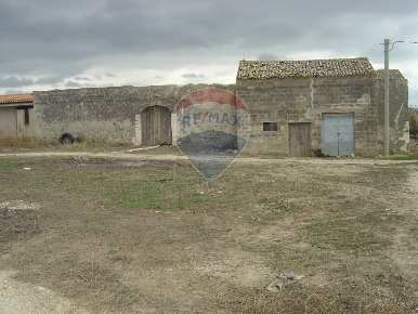 Foto Rustico in CONTRADA BENUARA, Trapani Centro di 400 m² con 1 locali