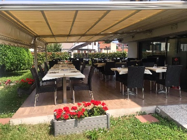 Foto Attività commerciale a Legnano di 150 m² con 4 locali in vendita