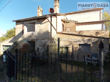 Foto Casa indipendente in Via Vallicella, Colli del Tronto Centro di 170 m²