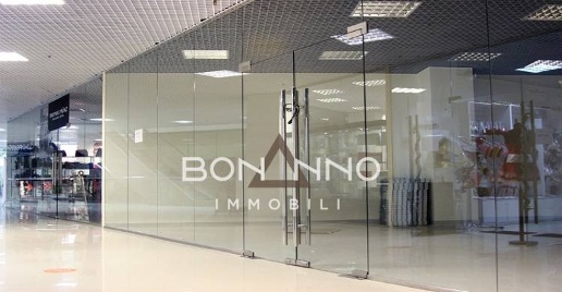 Foto Locale commerciale in sr 53, Castelfranco Veneto di 600 m² in vendita