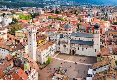 Foto Appartamento a Trento Centro Storico di 101 m² con 7 locali in affitto