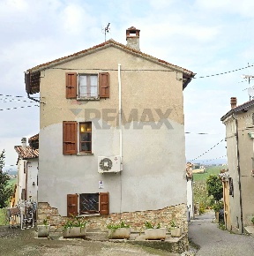 Foto Case semi ndipendenti in Macallè 33, Rovescala Centro di 141 m²