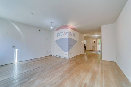 Foto Appartamento in VIA EUGANEA, Padova Riviere di 300 m² con 17 locali