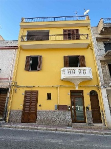 Foto Appartamento in Via Lungarini 68, Casteldaccia di 90 m² con 3 locali