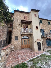 Foto Casa indipendente a Casale Marittimo di 200 m² con 5 locali in vendita