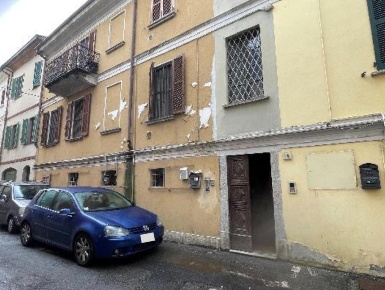 Foto Appartamento a Broni Centro di 153 m² con 5 locali in vendita