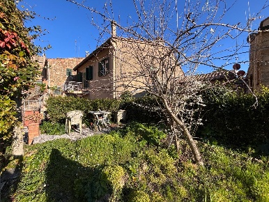 Foto Appartamento a Volterra Centro di 110 m² con 7 locali in vendita