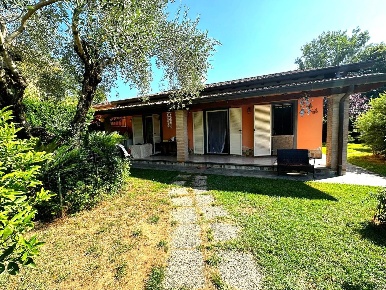 Foto Villa bifamiliare a Massa Ronchi - Poveromo di 90 m² con 4 locali