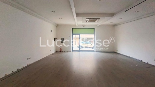 Foto Locale commerciale a Lucca San Concordio di 95 m² con 1 locali