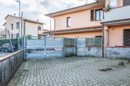 Foto Villa a schiera a Pontedera Gello, Pardossi di 132 m² con 5 locali