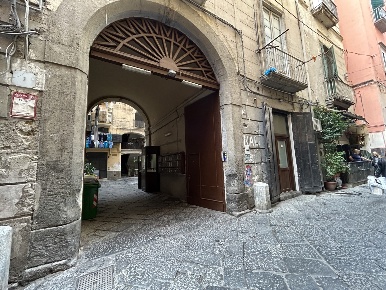 Foto Appartamento in San Paolo, Napoli Centro Storico di 80 m² con 2 locali
