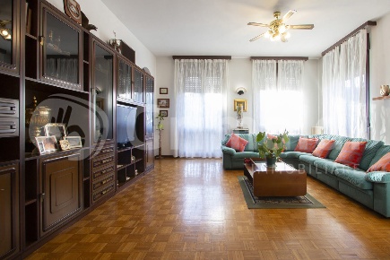 Foto Casa indipendente in Via Carlo CarrÃ  4, Milano Bovisasca di 264 m²