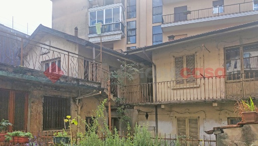 Foto Rustico in Mazzini, Omegna Centro di 200 m² con 6 locali in vendita