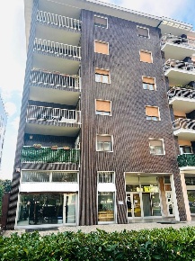 Foto Negozio in SANTA RITA, Milano Tre Castelli - Faenza di 126 m²