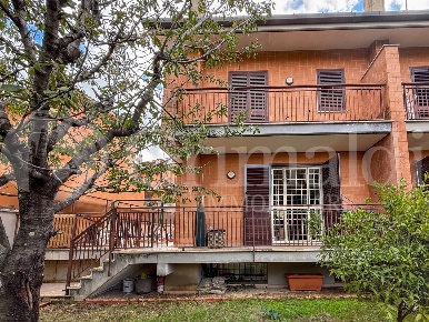 Foto Villa a schiera in Via Fulda 123, Roma Trullo - Colle del Sole