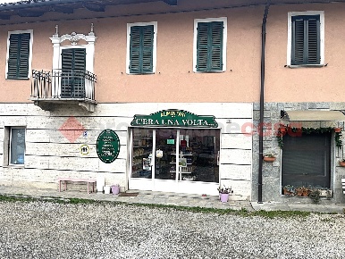 Foto Negozio in Via Maestra Riva 48, Pinerolo Riva di Pinerolo di 100 m²