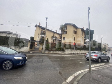 Foto Appartamento in Via Per Alzate 41, Cantù Centro di 45 m² con 1 locali