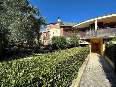 Foto Villa a schiera in Via Villetta su tre livelli in via Grabher 14,