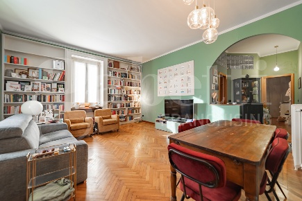 Foto Appartamento in Giuseppe Meda, Milano Corso San Gottardo di 125 m²