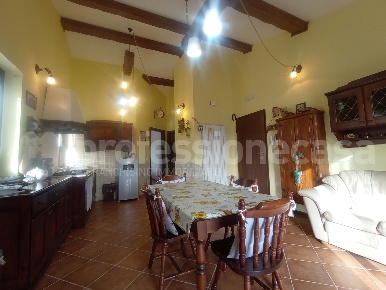 Foto Appartamento in Via Sant'Elena snc, Ateleta di 66 m² con 3 locali
