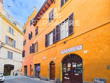 Foto Appartamento in vicolo del giglio, Roma Campo de' Fiori di 99 m²