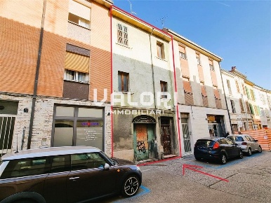 Foto Casa indipendente in VIA DIONIGI STROCCHI, Faenza di 195 m² in vendita