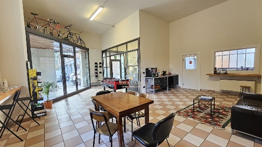 Foto Negozio in Garibaldi, Missaglia Centro di 180 m² con 4 locali