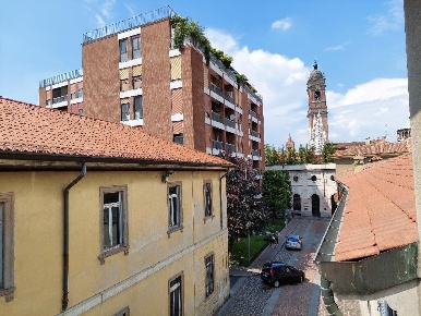 Foto Appartamento in Via San Martino, Monza Centro Storico di 160 m²
