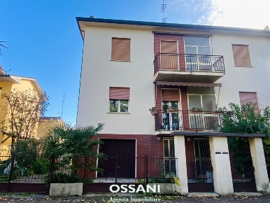 Foto Appartamento in VIA ROSSINI, Faenza di 194 m² con 6 locali in vendita