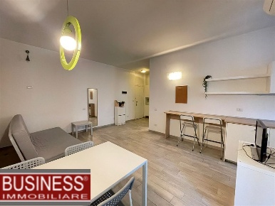 Foto Appartamento in Via Cerano, Milano Solari di 42 m² con 1 locali