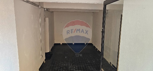 Foto Locale commerciale in Via Giovanni Angelo Papio, Salerno Centro