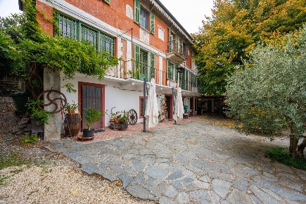 Foto Casa indipendente in Località Sant Emiliano, Albugnano di 400 m²