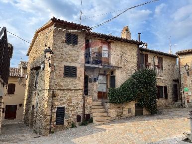 Foto Appartamento in Piazza Del Castello, Bevagna Torre Del Colle di 50 m²