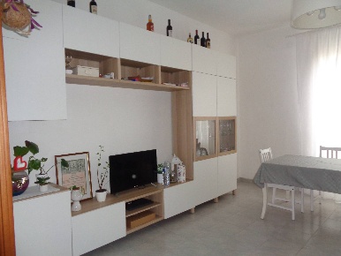 Foto Appartamento in via Gramsci, Carbonia Centro di 84 m² con 4 locali