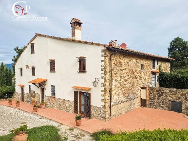 Foto Villa unifamiliare in via dello Stracchino, Pontassieve di 498 m²