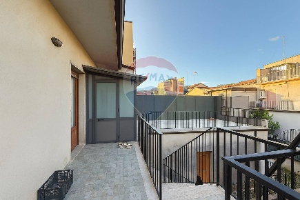 Foto Casa indipendente in Via Libertà, Linguaglossa di 180 m² con 5 locali