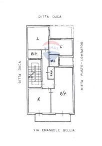 Foto Appartamento in Via Emanuele Bellia, Paternò di 90 m² con 4 locali