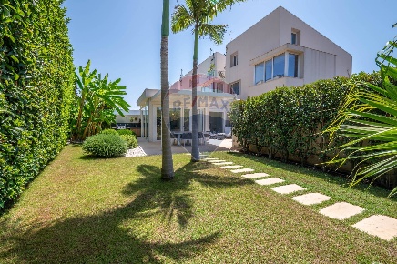 Foto Villa bifamiliare in VIA CERVIA, Ragusa Contrade di Marina di Ragusa