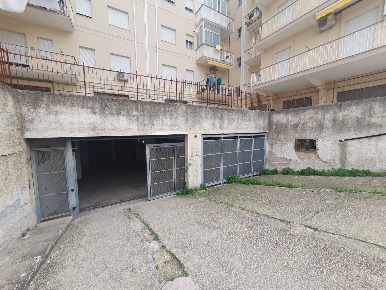 Foto Box in Via Filippo Juvara, Siracusa Tica - Zecchino di 28 m²