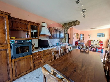 Foto Appartamento a Breno Centro di 135 m² con 4 locali in vendita