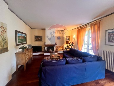 Foto Appartamento in VIA CAPODACQUA, Foligno di 125 m² con 3 locali