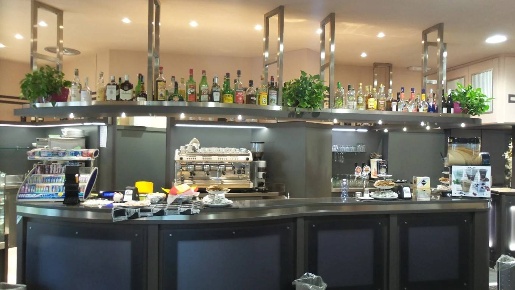 Foto Attività commerciale a Milano Argonne - Corsica di 80 m² con 2 locali