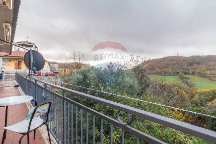 Foto Appartamento a Semproniano Centro di 374 m² con 5 locali in vendita