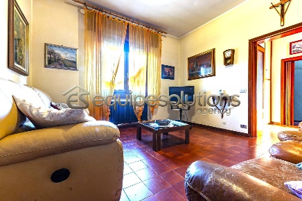Foto Appartamento in Via Edmondo de Amicis, Curno di 110 m² con 3 locali