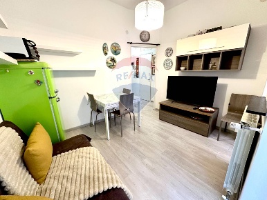 Foto Appartamento in Via Maria Solari, Savona di 47 m² con 2 locali