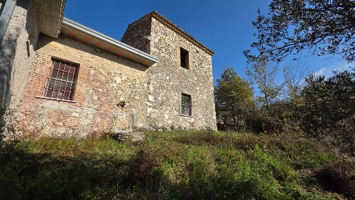 Foto Rustico in Via Pietraia, Santopadre di 90 m² con 5 locali in vendita